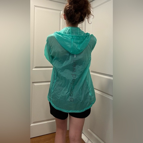 New Balance Light Wind Breaker - Picture 3 of 9